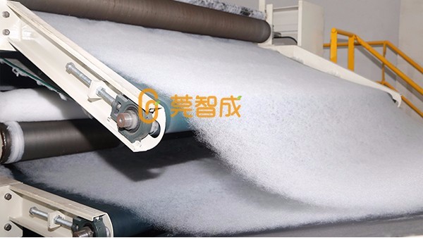 梳理機出現(xiàn)棉結的原因是？
